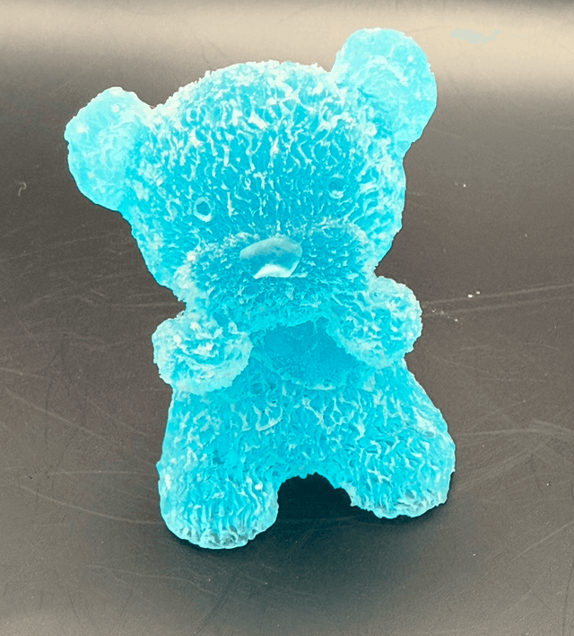 Petit ours en résine 
